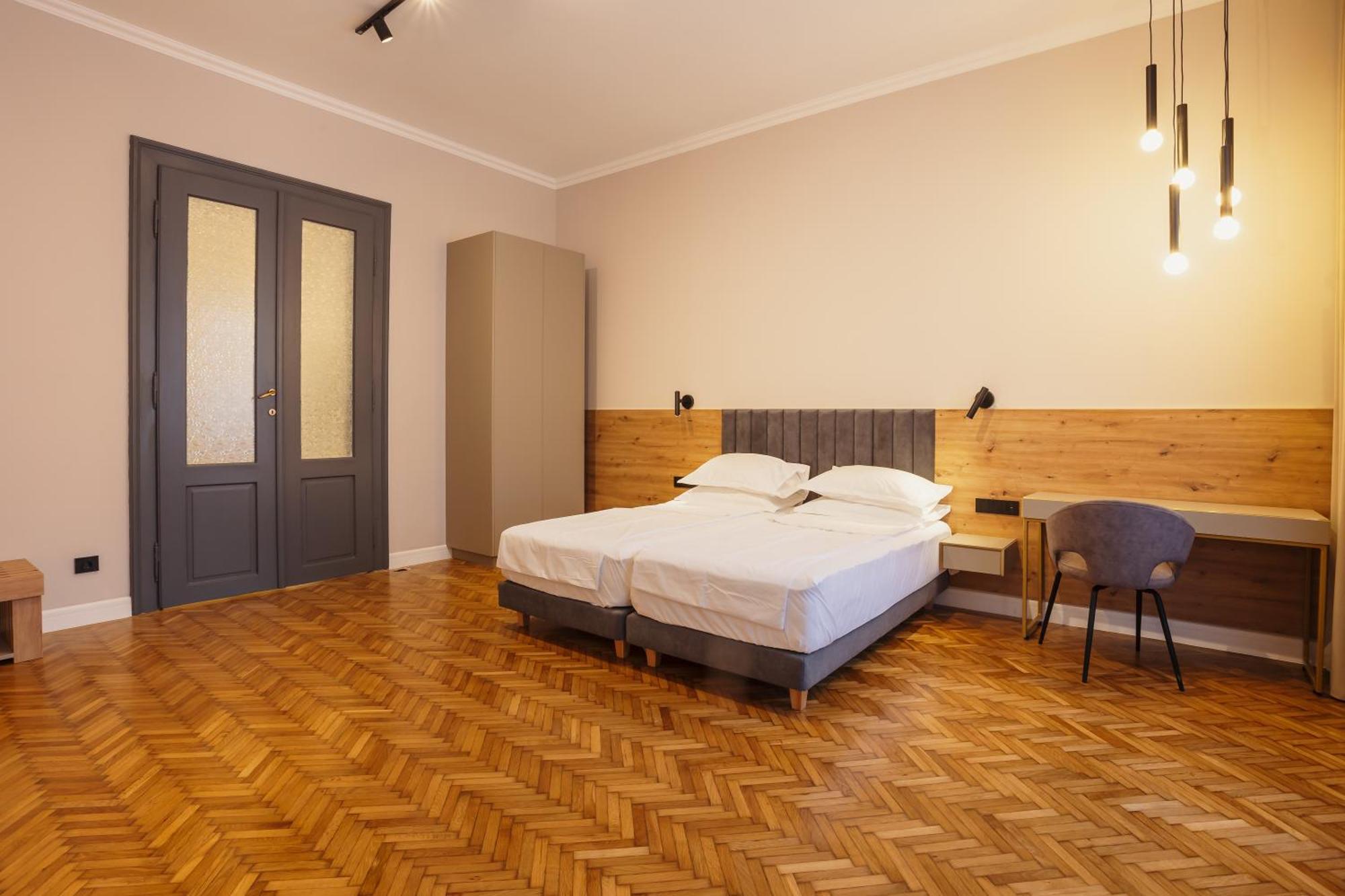 Bloom Downtown Suites Cluj-Napoca Exterior photo