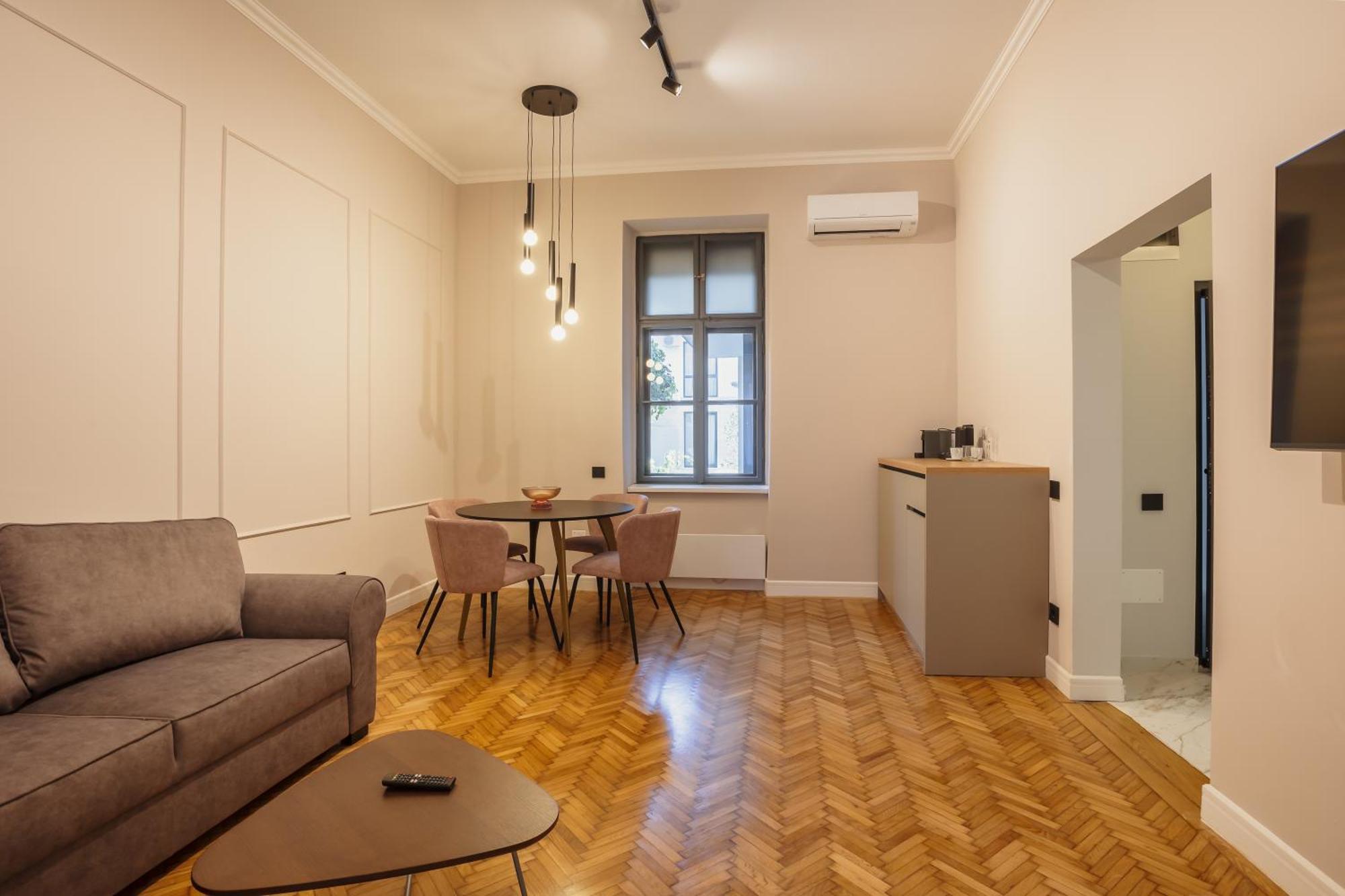 Bloom Downtown Suites Cluj-Napoca Exterior photo